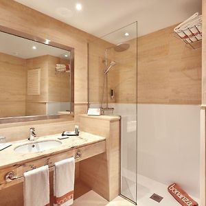 Zimmer mit zwei Einzelbetten